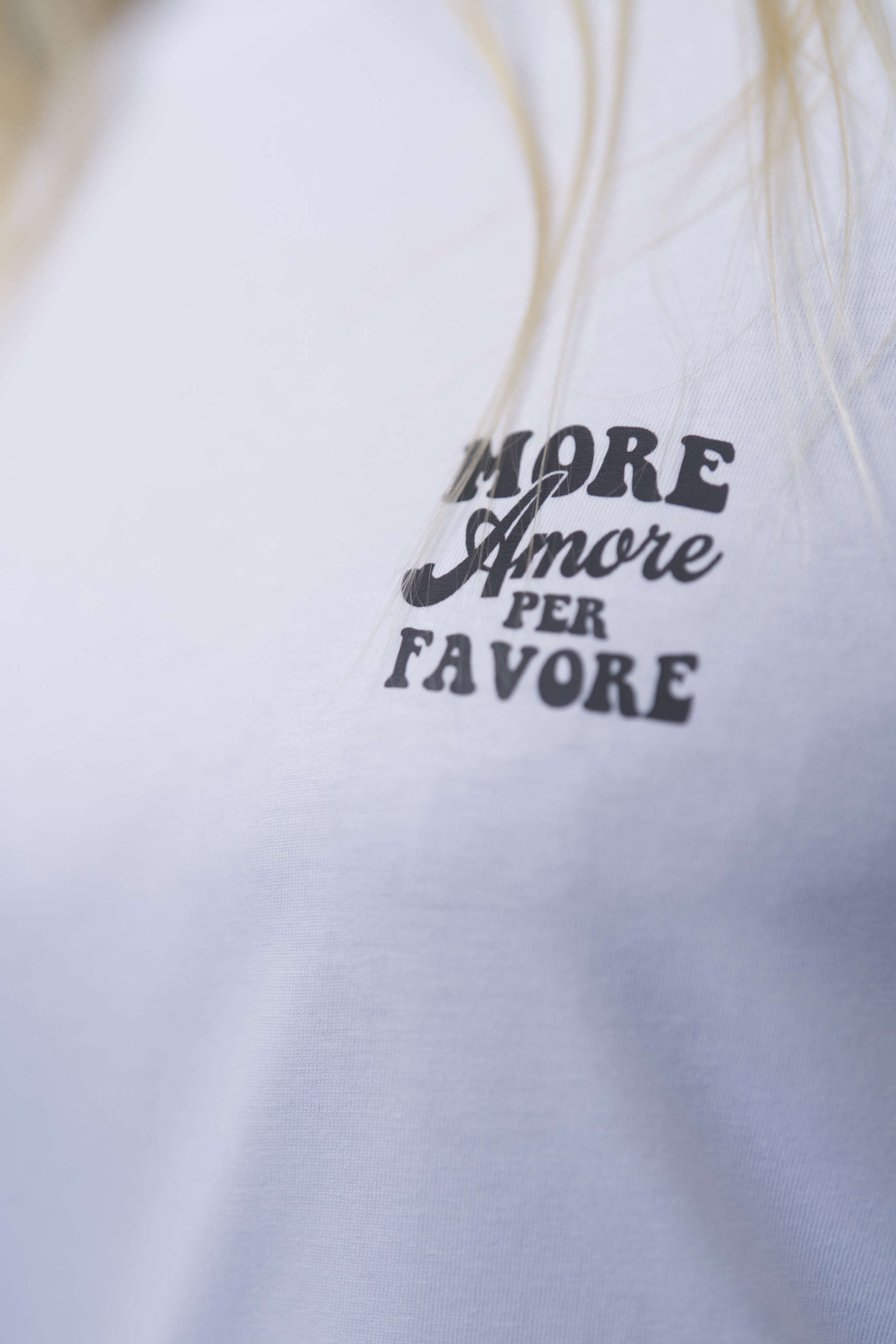 Unisex T-Shirt aus 100% Bio-Baumwolle White weiss mit schwarzem Print Aufdruck More Amore Per Favore