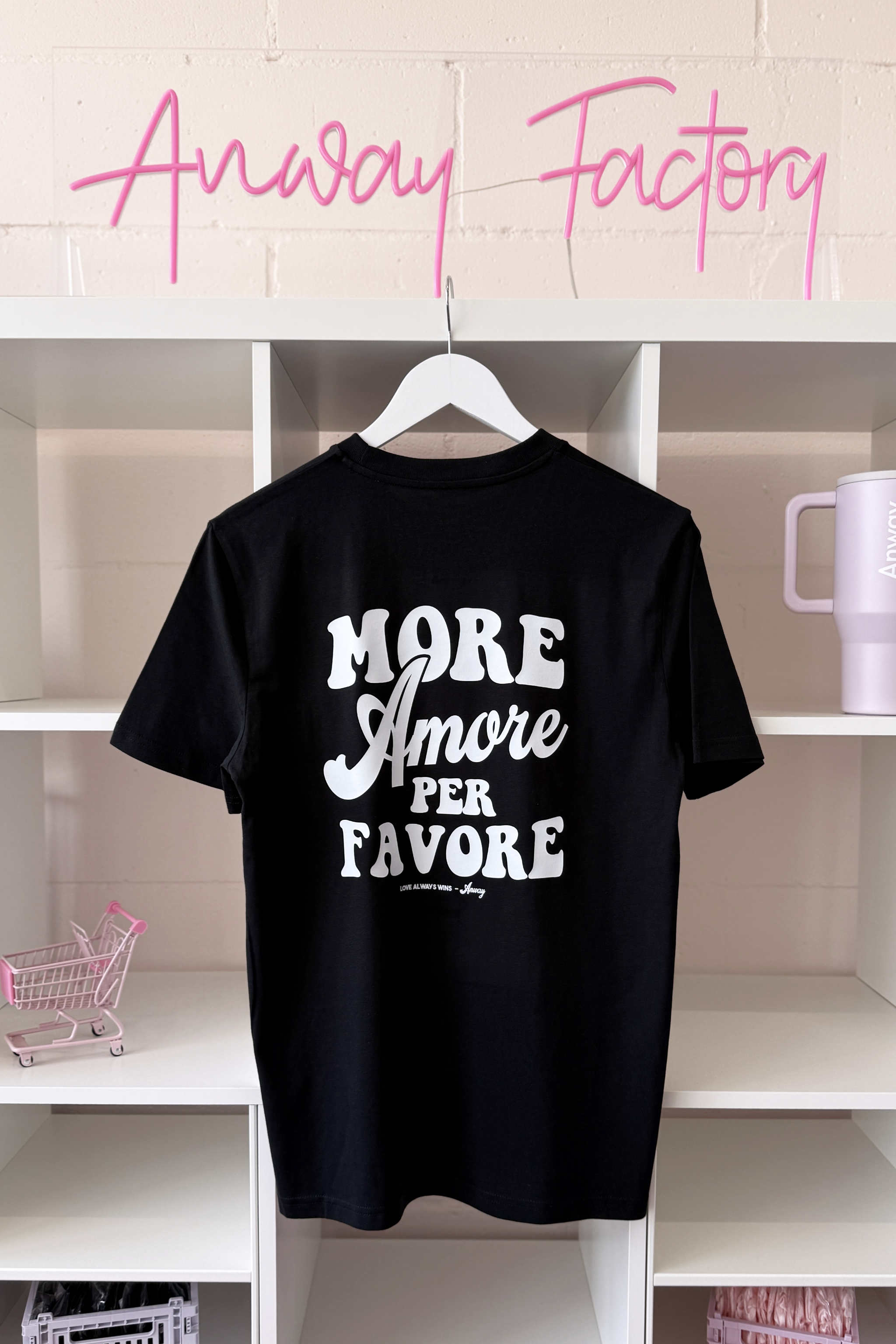Unisex T-Shirt aus 100% Bio-Baumwolle Black schwarz mit weissem Print Aufdruck More Amore Per Favore