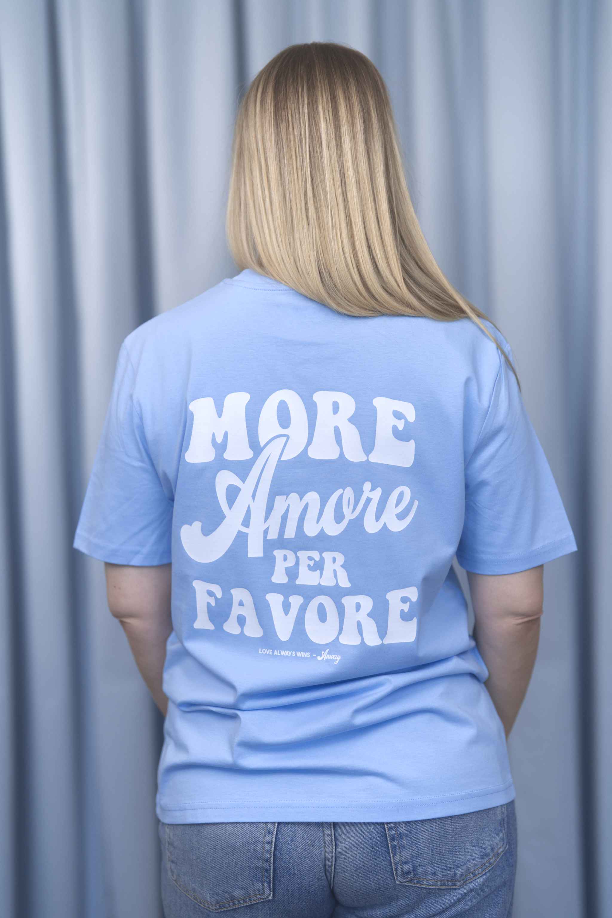 Unisex T-Shirt aus 100% Bio-Baumwolle Blue Soul hellblau mit weissem Print Aufdruck More Amore Per Favore