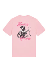 T-Shirt aus 100 % Bio-Baumwolle mit normaler Passform, erhältlich in verschiedenen Farben wie Blue Soul, Cotton Pink, Lavender, Aloe, Weiss und Schwarz. Individuell bedruckbar mit Wunschmotiv. Weiches, angenehm leichtes Material für hohen Tragekomfort. Ideal für einen zeitgemässen, entspannten Look. T-Shirt mit einer Cowgirl-Illustration mit Peitsche und dem rosa Schriftzug „Anway Power“ auf der Rückseite.