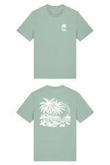 T-Shirt aus 100 % Bio-Baumwolle mit normaler Passform, erhältlich in verschiedenen Farben wie Blue Soul, Cotton Pink, Lavender, Aloe, Weiss und Schwarz. Individuell bedruckbar mit Wunschmotiv. Weiches, angenehm leichtes Material für hohen Tragekomfort. Ideal für einen zeitgemässen, entspannten Look. T-Shirt mit kleinem Motiv einer Palme und eines Liegestuhls auf der linken Brust und einem detaillierten Strandmotiv mit Palmen, Kokosnüssen und Sonnenuntergang auf der Rückseite. 