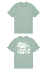 T-Shirt aus 100 % Bio-Baumwolle mit normaler Passform, erhältlich in verschiedenen Farben wie Blue Soul, Cotton Pink, Lavender, Aloe, Weiss und Schwarz. Individuell bedruckbar mit Wunschmotiv. Weiches, angenehm leichtes Material für hohen Tragekomfort. Ideal für einen zeitgemässen, entspannten Look. T-Shirt mit einem detaillierten Strandmotiv mit Palmen, Kokosnüssen und Sonnenuntergang auf der Rückseite. 