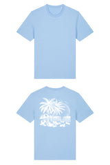 T-Shirt aus 100 % Bio-Baumwolle mit normaler Passform, erhältlich in verschiedenen Farben wie Blue Soul, Cotton Pink, Lavender, Aloe, Weiss und Schwarz. Individuell bedruckbar mit Wunschmotiv. Weiches, angenehm leichtes Material für hohen Tragekomfort. Ideal für einen zeitgemässen, entspannten Look. T-Shirt mit einem detaillierten Strandmotiv mit Palmen, Kokosnüssen und Sonnenuntergang auf der Rückseite. 