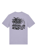 T-Shirt aus 100 % Bio-Baumwolle mit normaler Passform, erhältlich in verschiedenen Farben wie Blue Soul, Cotton Pink, Lavender, Aloe, Weiss und Schwarz. Individuell bedruckbar mit Wunschmotiv. Weiches, angenehm leichtes Material für hohen Tragekomfort. Ideal für einen zeitgemässen, entspannten Look. T-Shirt mit kleinem Motiv einer Palme und eines Liegestuhls auf der linken Brust und einem detaillierten Strandmotiv mit Palmen, Kokosnüssen und Sonnenuntergang auf der Rückseite. 