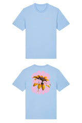 T-Shirt aus 100 % Bio-Baumwolle mit normaler Passform, erhältlich in verschiedenen Farben wie Blue Soul, Cotton Pink, Lavender, Aloe, Weiss und Schwarz. Individuell bedruckbar mit Wunschmotiv. Weiches, angenehm leichtes Material für hohen Tragekomfort. Ideal für einen zeitgemässen, entspannten Look. Vorderseite: Kleiner „Anway“-Schriftzug auf der linken Brust. Rückseite: Grosses Design mit Sonnenblume und Text „GOOD DAY TO BLOOM“.