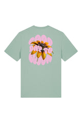 T-Shirt aus 100 % Bio-Baumwolle mit normaler Passform, erhältlich in verschiedenen Farben wie Blue Soul, Cotton Pink, Lavender, Aloe, Weiss und Schwarz. Individuell bedruckbar mit Wunschmotiv. Weiches, angenehm leichtes Material für hohen Tragekomfort. Ideal für einen zeitgemässen, entspannten Look. Vorderseite: Kleiner „Anway“-Schriftzug auf der linken Brust. Rückseite: Grosses Design mit Sonnenblume und Text „GOOD DAY TO BLOOM“.