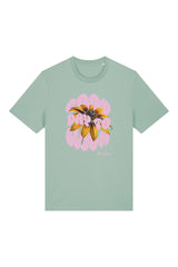 T-Shirt aus 100 % Bio-Baumwolle mit normaler Passform, erhältlich in verschiedenen Farben wie Blue Soul, Cotton Pink, Lavender, Aloe, Weiss und Schwarz. Individuell bedruckbar mit Wunschmotiv. Weiches, angenehm leichtes Material für hohen Tragekomfort. Ideal für einen zeitgemässen, entspannten Look. Design mit Sonnenblume und Text „GOOD DAY TO BLOOM“ auf der Vorderseite.