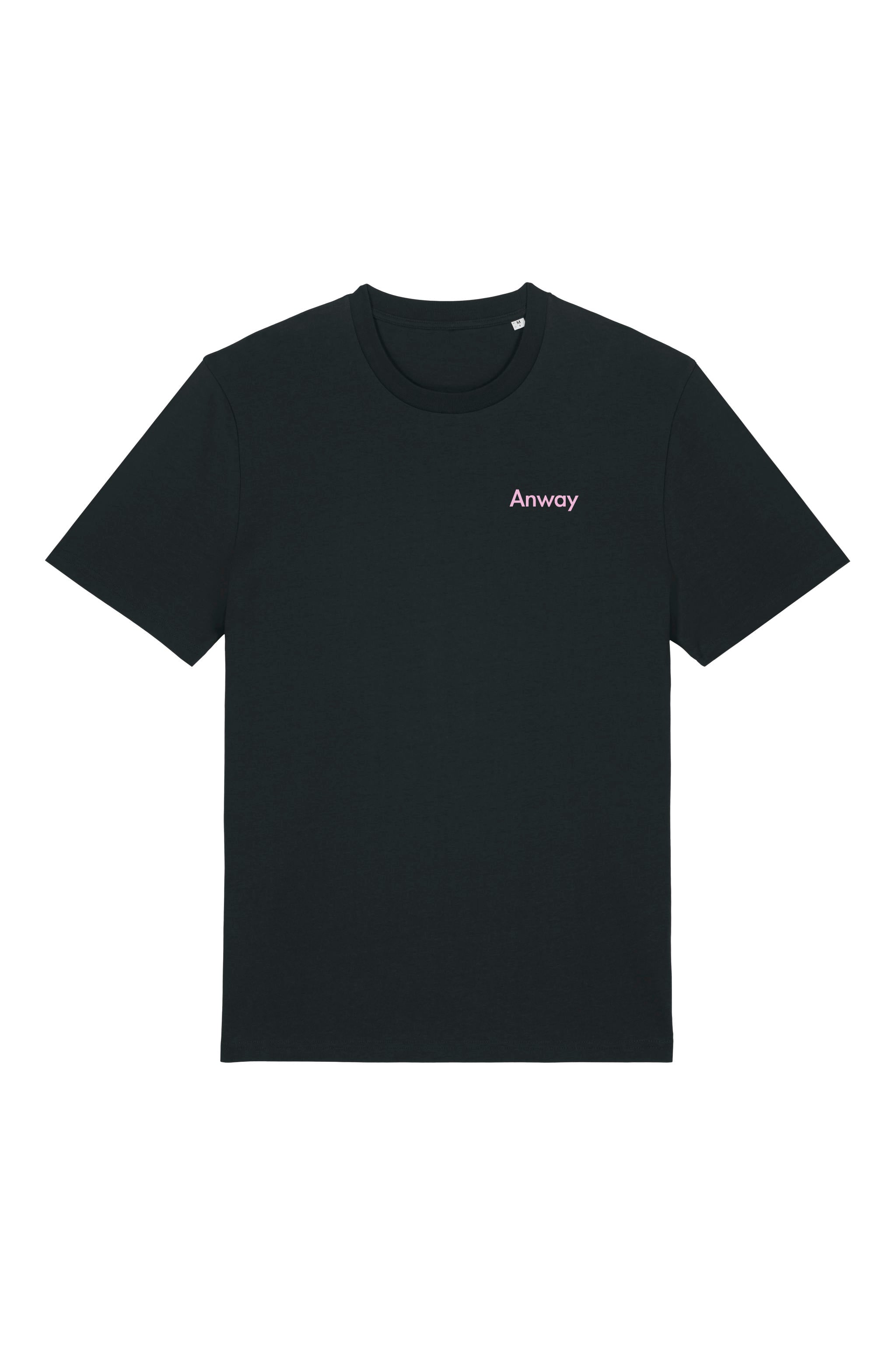 T-Shirt aus 100 % Bio-Baumwolle mit normaler Passform, erhältlich in verschiedenen Farben wie Blue Soul, Cotton Pink, Lavender, Aloe, Weiss und Schwarz. Individuell bedruckbar mit Wunschmotiv. Weiches, angenehm leichtes Material für hohen Tragekomfort. Ideal für einen zeitgemässen, entspannten Look. Vorderseite: Kleiner „Anway“-Schriftzug auf der linken Brust. Rückseite: Grosses Design mit Sonnenblume und Text „GOOD DAY TO BLOOM“.