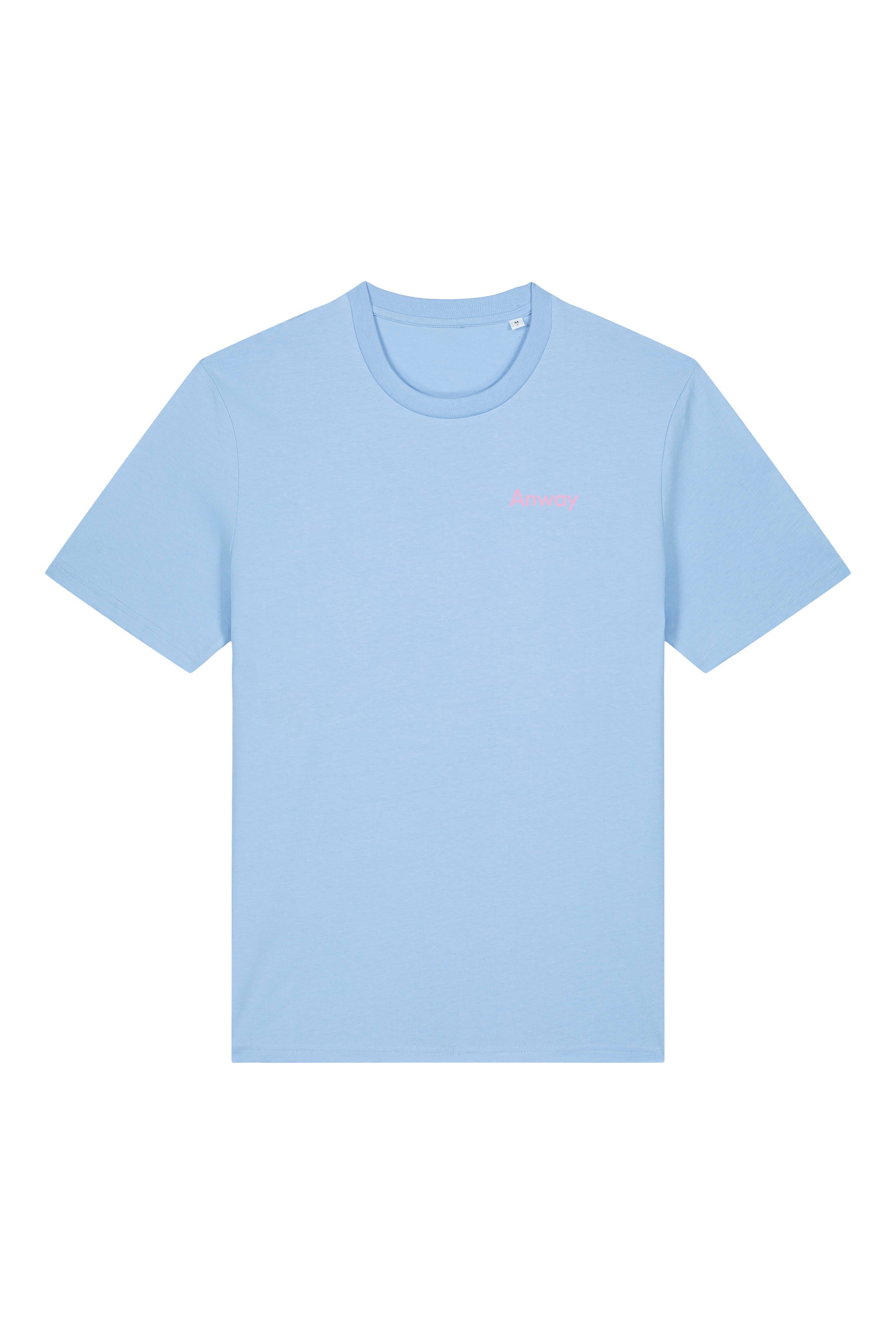 T-Shirt aus 100 % Bio-Baumwolle mit normaler Passform, erhältlich in verschiedenen Farben wie Blue Soul, Cotton Pink, Lavender, Aloe, Weiss und Schwarz. Individuell bedruckbar mit Wunschmotiv. Weiches, angenehm leichtes Material für hohen Tragekomfort. Ideal für einen zeitgemässen, entspannten Look. Vorderseite: Kleiner „Anway“-Schriftzug auf der linken Brust. Rückseite: Grosses Design mit Sonnenblume und Text „GOOD DAY TO BLOOM“.