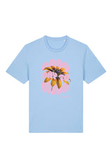 T-Shirt aus 100 % Bio-Baumwolle mit normaler Passform, erhältlich in verschiedenen Farben wie Blue Soul, Cotton Pink, Lavender, Aloe, Weiss und Schwarz. Individuell bedruckbar mit Wunschmotiv. Weiches, angenehm leichtes Material für hohen Tragekomfort. Ideal für einen zeitgemässen, entspannten Look. Design mit Sonnenblume und Text „GOOD DAY TO BLOOM“ auf der Vorderseite.