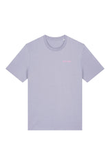 T-Shirt aus 100 % Bio-Baumwolle mit normaler Passform, erhältlich in verschiedenen Farben wie Blue Soul, Cotton Pink, Lavender, Aloe, Weiss und Schwarz. Individuell bedruckbar mit Wunschmotiv. Weiches, angenehm leichtes Material für hohen Tragekomfort. Ideal für einen zeitgemässen, entspannten Look. Vorderseite: Kleiner „Anway“-Schriftzug auf der linken Brust. Rückseite: Grosses Design mit Sonnenblume und Text „GOOD DAY TO BLOOM“.