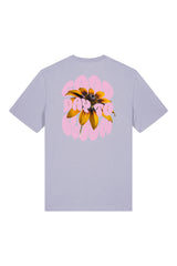 T-Shirt aus 100 % Bio-Baumwolle mit normaler Passform, erhältlich in verschiedenen Farben wie Blue Soul, Cotton Pink, Lavender, Aloe, Weiss und Schwarz. Individuell bedruckbar mit Wunschmotiv. Weiches, angenehm leichtes Material für hohen Tragekomfort. Ideal für einen zeitgemässen, entspannten Look. Vorderseite: Kleiner „Anway“-Schriftzug auf der linken Brust. Rückseite: Grosses Design mit Sonnenblume und Text „GOOD DAY TO BLOOM“.