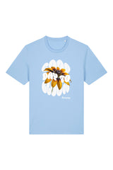 T-Shirt aus 100 % Bio-Baumwolle mit normaler Passform, erhältlich in verschiedenen Farben wie Blue Soul, Cotton Pink, Lavender, Aloe, Weiss und Schwarz. Individuell bedruckbar mit Wunschmotiv. Weiches, angenehm leichtes Material für hohen Tragekomfort. Ideal für einen zeitgemässen, entspannten Look. Design mit Sonnenblume und Text „GOOD DAY TO BLOOM“ auf der Vorderseite.