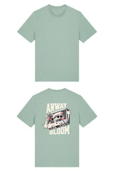T-Shirt aus 100 % Bio-Baumwolle mit normaler Passform, erhältlich in verschiedenen Farben wie Blue Soul, Cotton Pink, Lavender, Aloe, Weiss und Schwarz. Individuell bedruckbar mit Wunschmotiv. Weiches, angenehm leichtes Material für hohen Tragekomfort. Ideal für einen zeitgemässen, entspannten Look. Als Motiv auf der Rückseite eine Kassette, dekoriert mit Blumen, eingerahmt von Sternen – Text „ANWAY BLOOM“.