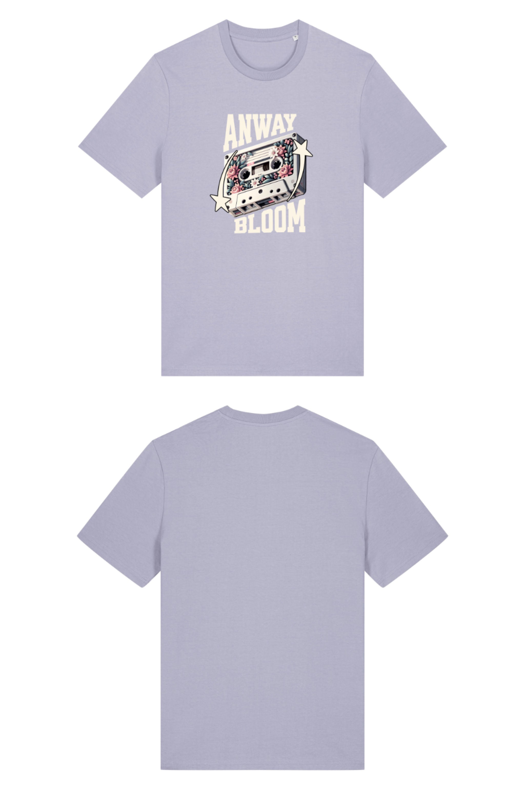 T-Shirt aus 100 % Bio-Baumwolle mit normaler Passform, erhältlich in verschiedenen Farben wie Blue Soul, Cotton Pink, Lavender, Aloe, Weiss und Schwarz. Individuell bedruckbar mit Wunschmotiv. Weiches, angenehm leichtes Material für hohen Tragekomfort. Ideal für einen zeitgemässen, entspannten Look. Als Motiv auf der Vorderseite eine Kassette, dekoriert mit Blumen, eingerahmt von Sternen – Text „ANWAY BLOOM“.