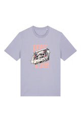 T-Shirt aus 100 % Bio-Baumwolle mit normaler Passform, erhältlich in verschiedenen Farben wie Blue Soul, Cotton Pink, Lavender, Aloe, Weiss und Schwarz. Individuell bedruckbar mit Wunschmotiv. Weiches, angenehm leichtes Material für hohen Tragekomfort. Ideal für einen zeitgemässen, entspannten Look. Als Motiv auf der Vorderseite eine Kassette, dekoriert mit Blumen, eingerahmt von Sternen – Text „ANWAY BLOOM“.