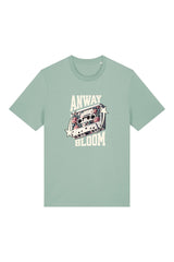 T-Shirt aus 100 % Bio-Baumwolle mit normaler Passform, erhältlich in verschiedenen Farben wie Blue Soul, Cotton Pink, Lavender, Aloe, Weiss und Schwarz. Individuell bedruckbar mit Wunschmotiv. Weiches, angenehm leichtes Material für hohen Tragekomfort. Ideal für einen zeitgemässen, entspannten Look. Als Motiv auf der Vorderseite eine Kassette, dekoriert mit Blumen, eingerahmt von Sternen – Text „ANWAY BLOOM“.
