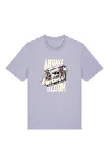 T-Shirt aus 100 % Bio-Baumwolle mit normaler Passform, erhältlich in verschiedenen Farben wie Blue Soul, Cotton Pink, Lavender, Aloe, Weiss und Schwarz. Individuell bedruckbar mit Wunschmotiv. Weiches, angenehm leichtes Material für hohen Tragekomfort. Ideal für einen zeitgemässen, entspannten Look. Als Motiv auf der Vorderseite eine Kassette, dekoriert mit Blumen, eingerahmt von Sternen – Text „ANWAY BLOOM“.