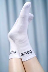 Weiche, bequeme Socken aus hochwertigem Materialmix (80 % Baumwolle, 15 % Polyester, 5 % Elastan) mit eingearbeitetem «Anway» Logo. Schlichtes Design und angenehm zu tragen – perfekt für den Alltag.
