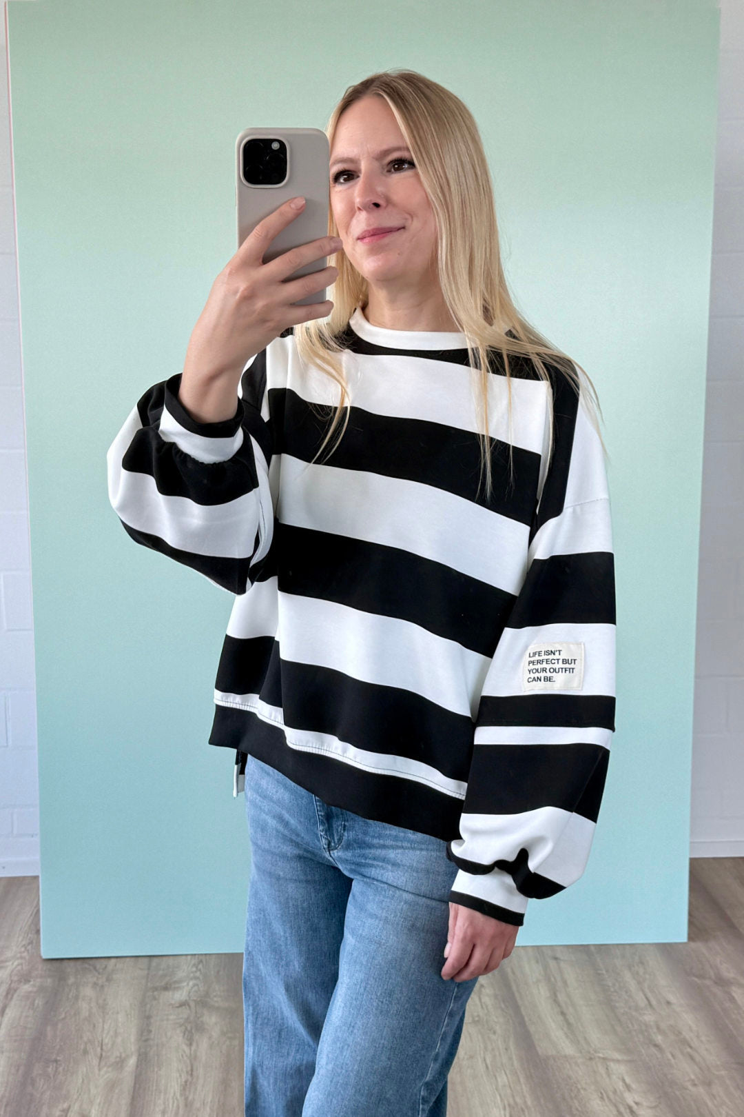 BUTTERSTOFF SWEATER ALINA | WEISS-SCHWARZ