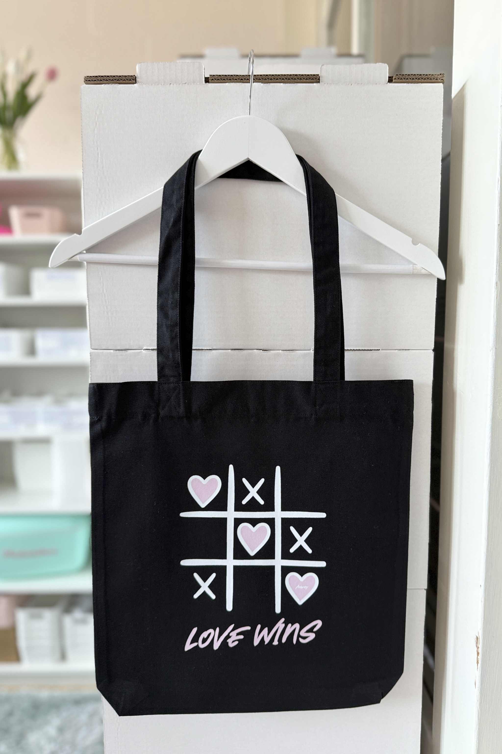 Tasche schwarz Tote Bag mit Print Love Wins