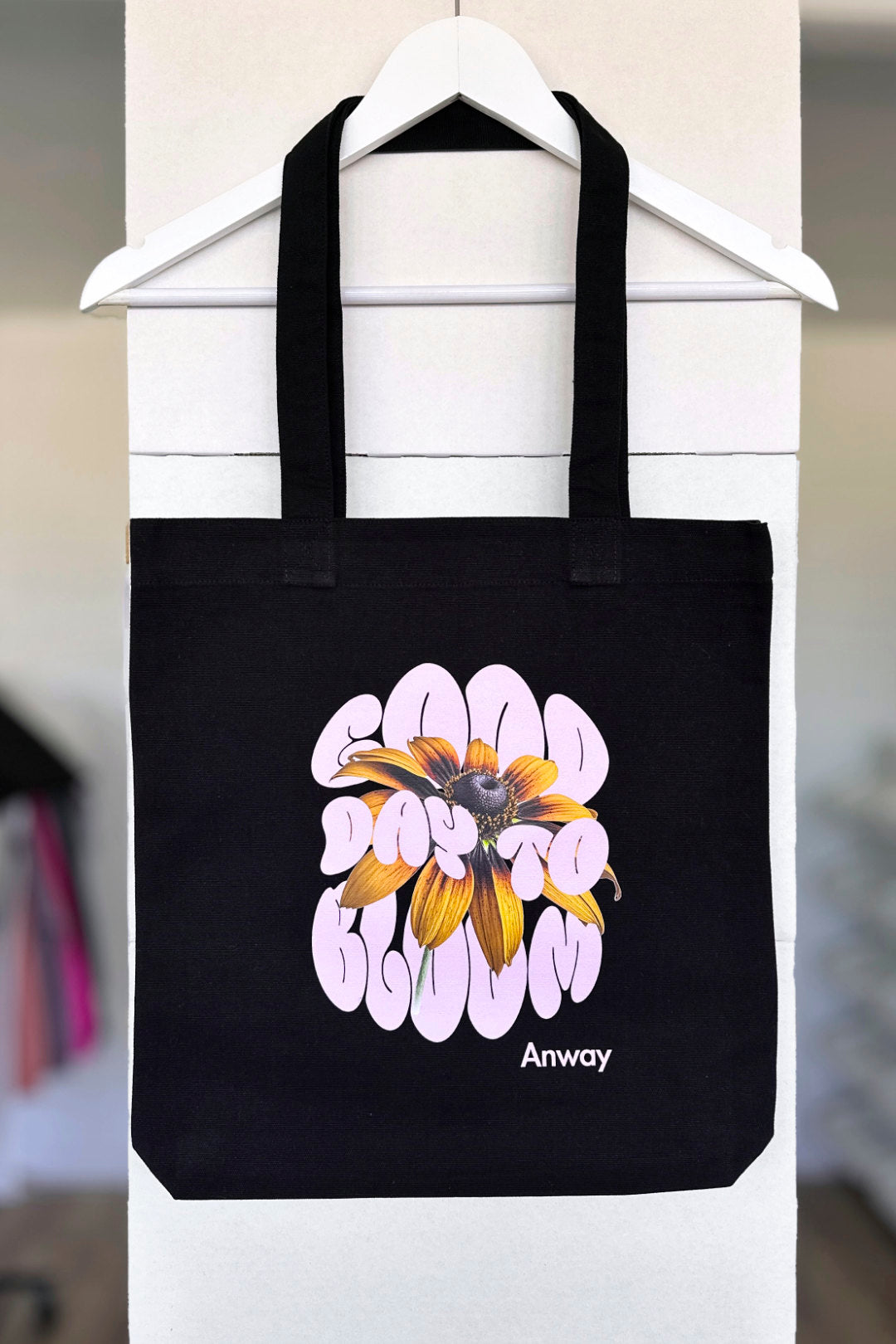 Bag black Sunflower Tasche aus Baumwolle schwarz mit Print Sonnenblume und Schriftzug Good Day To Bloom