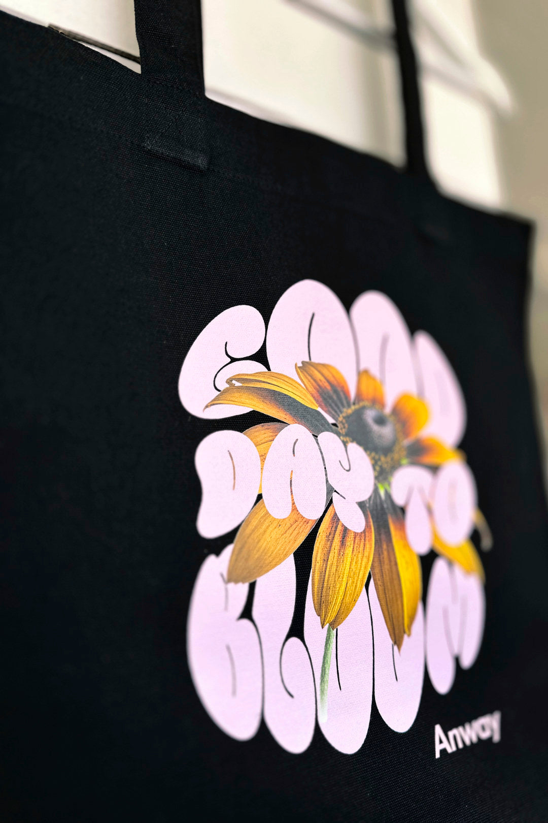 Bag black Sunflower Tasche aus Baumwolle schwarz mit Print Sonnenblume und Schriftzug Good Day To Bloom