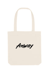 Nachhaltige Tote Bag mit «Anway» Pinsel bzw. Brush Schriftzug – grosse Stofftasche aus 80% recycelter Baumwolle und 20% recyceltem Polyester, mit langen Henkeln und modernem Schnitt in Black oder Natural Raw.