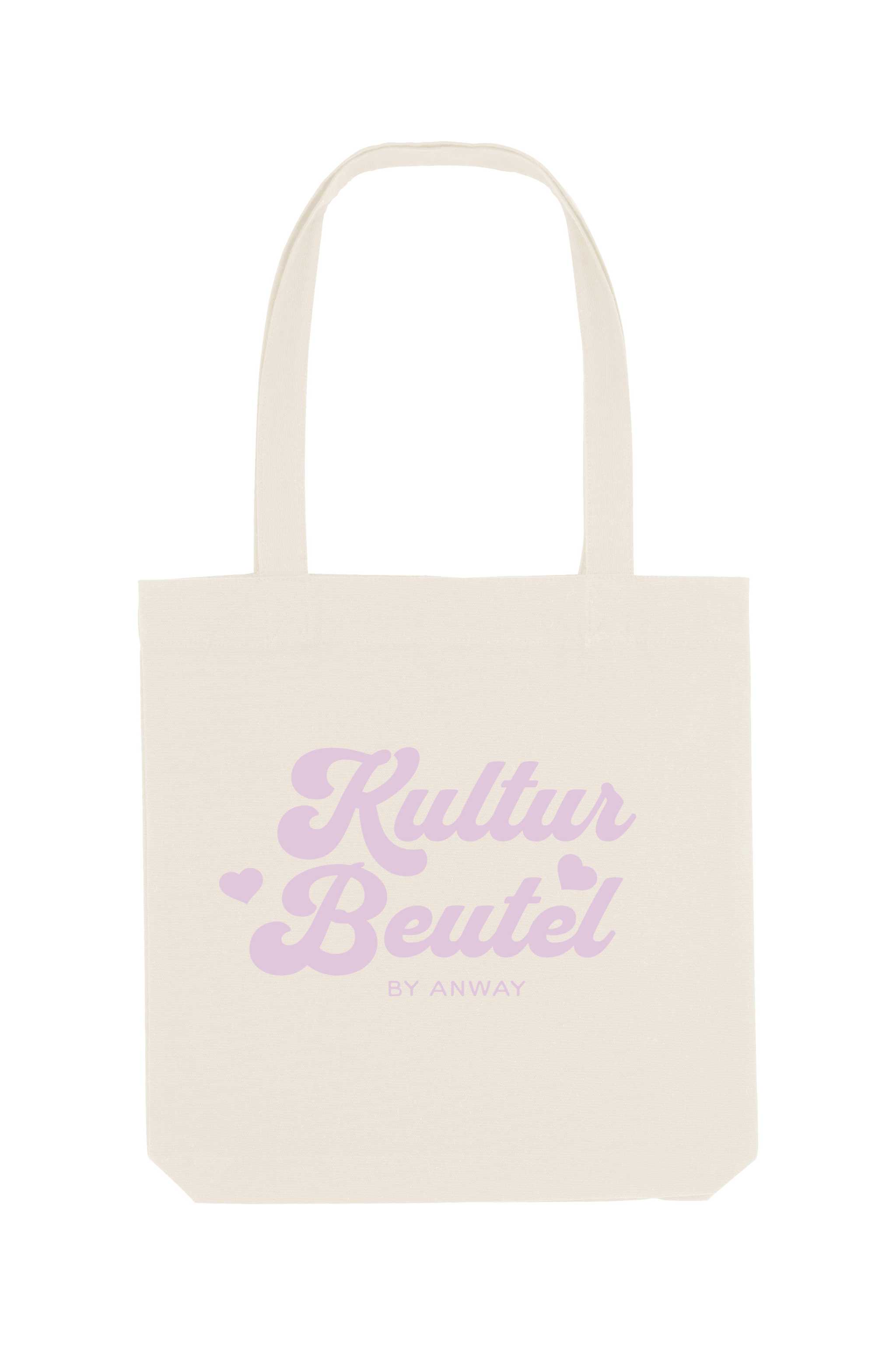 Naturfarbene Tote Bag mit schwarzem oder rosa Retro-Schriftzug „Kultur Beutel BY ANWAY“, grosse Stofftasche aus 80% recycelter Baumwolle und 20% recyceltem Polyester, mit langen Henkeln und robustem Schnitt – ideal als stylischer Alltagsbegleiter.