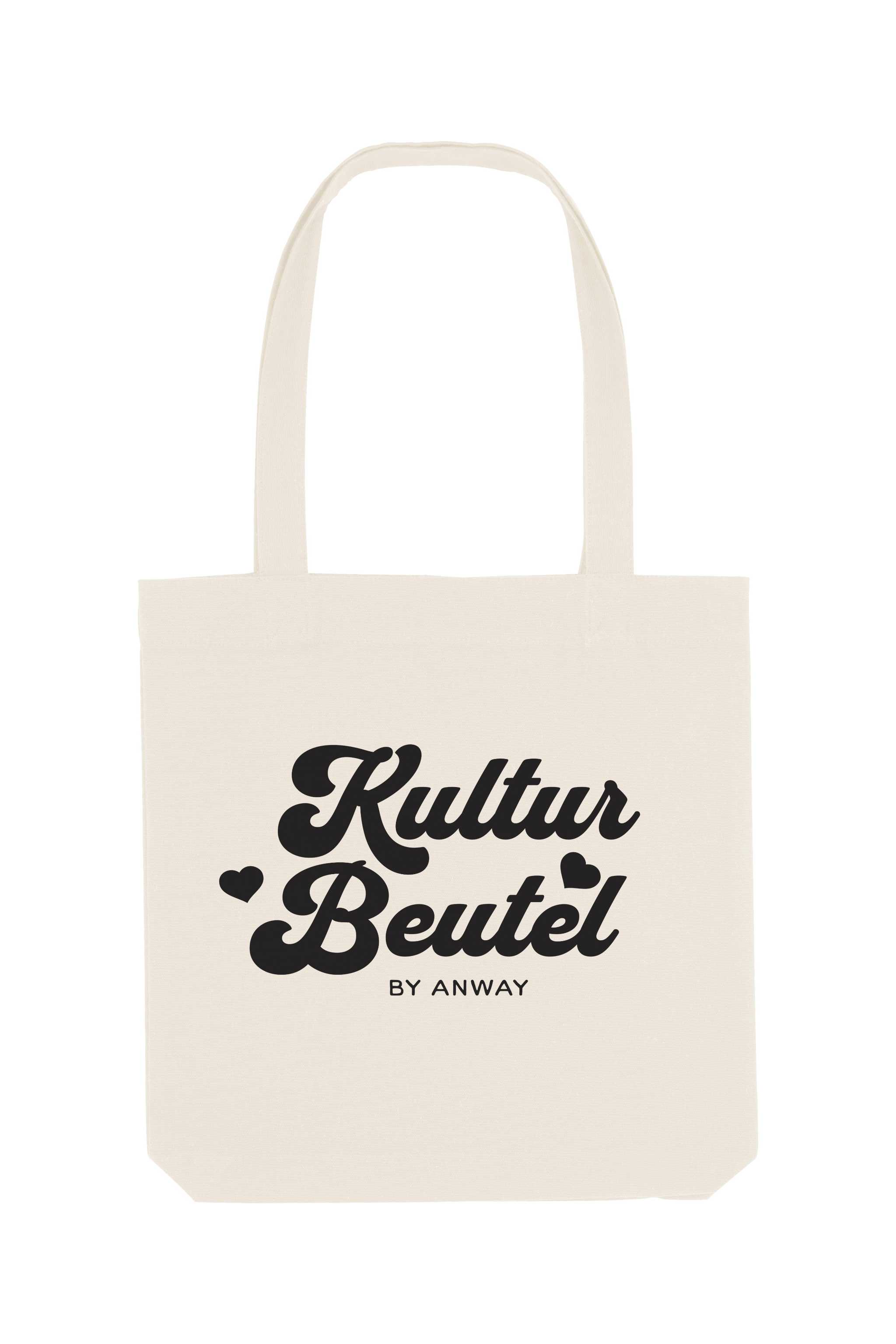Naturfarbene Tote Bag mit schwarzem oder rosa Retro-Schriftzug „Kultur Beutel BY ANWAY“, grosse Stofftasche aus 80% recycelter Baumwolle und 20% recyceltem Polyester, mit langen Henkeln und robustem Schnitt – ideal als stylischer Alltagsbegleiter.