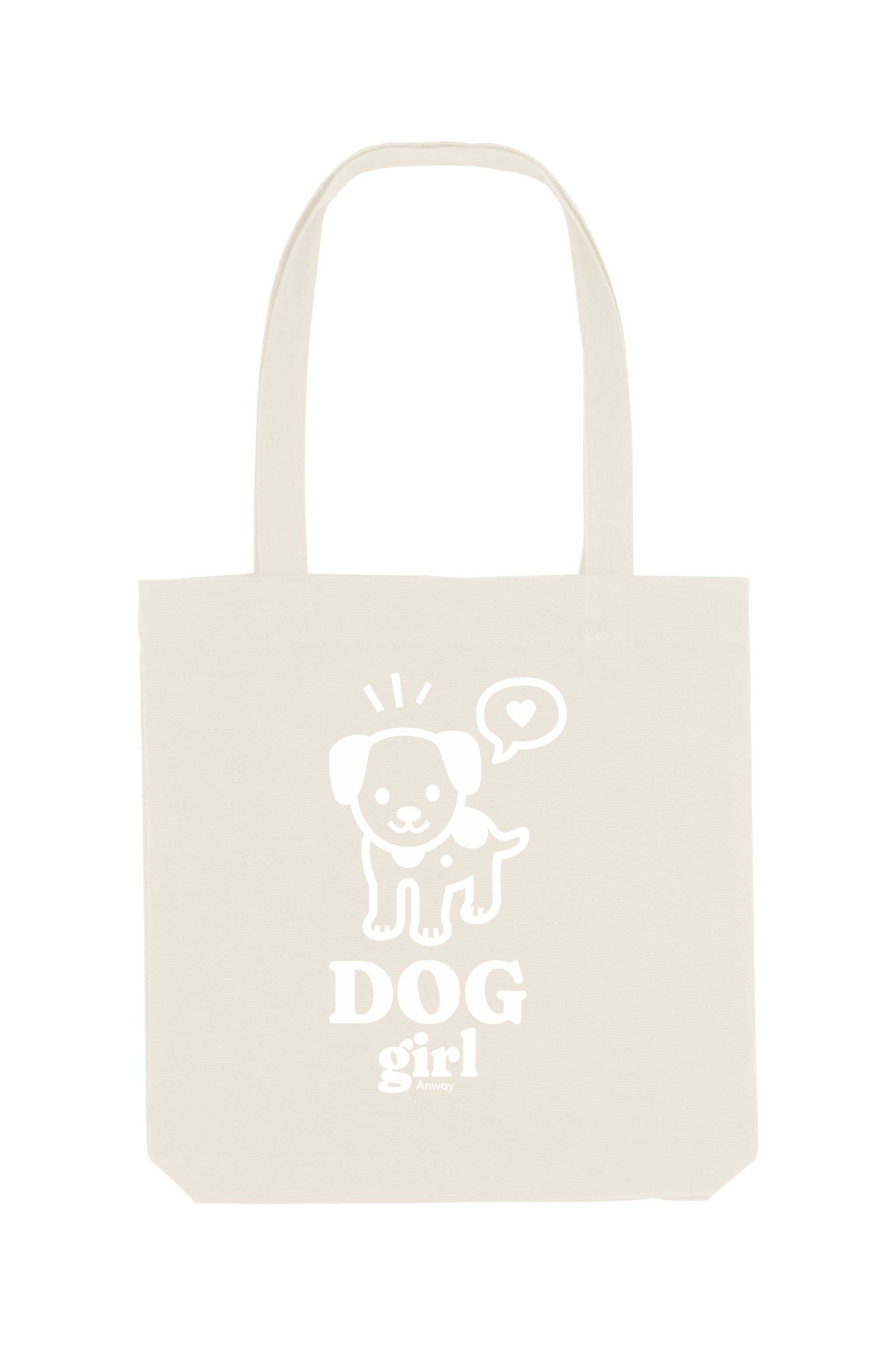 Naturfarbene Tote Bag mit weissem Motiv „DOG girl“ – süsser gezeichneter Hund mit Herz-Sprechblase – ideal für Hundefans, grosse Stofftasche aus 80% recycelter Baumwolle und 20% recyceltem Polyester.