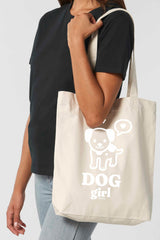 Naturfarbene Tote Bag mit weissem Motiv „DOG girl“ – süsser gezeichneter Hund mit Herz-Sprechblase – ideal für Hundefans, grosse Stofftasche aus 80% recycelter Baumwolle und 20% recyceltem Polyester.