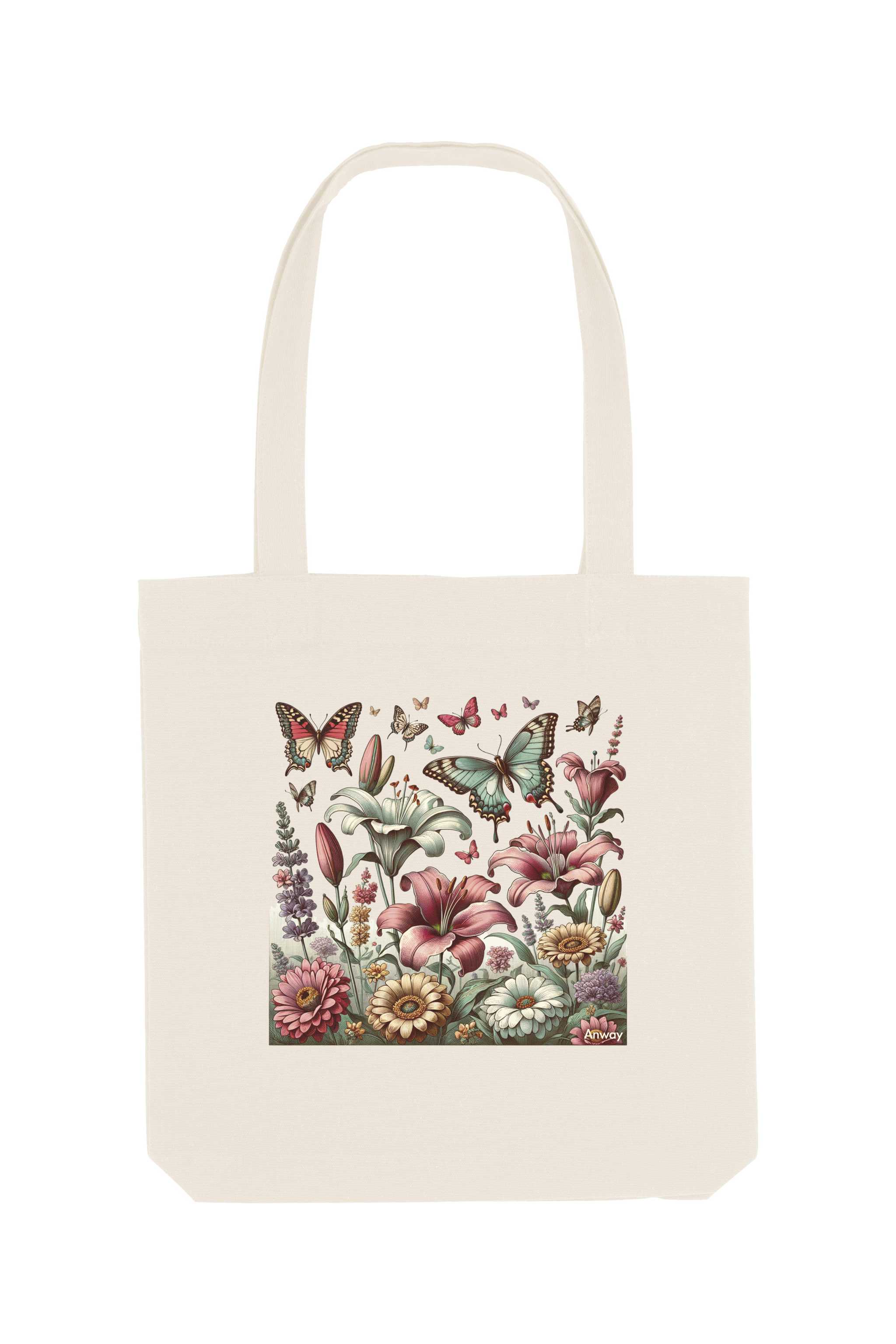 Naturfarbene Tote Bag mit farbiger Blumenwiese und Schmetterlingen – stilvoller, nachhaltiger Stoffbeutel aus 80% recycelter Baumwolle und 20% recyceltem Polyester, mit robusten Nähten und langen Henkeln.
