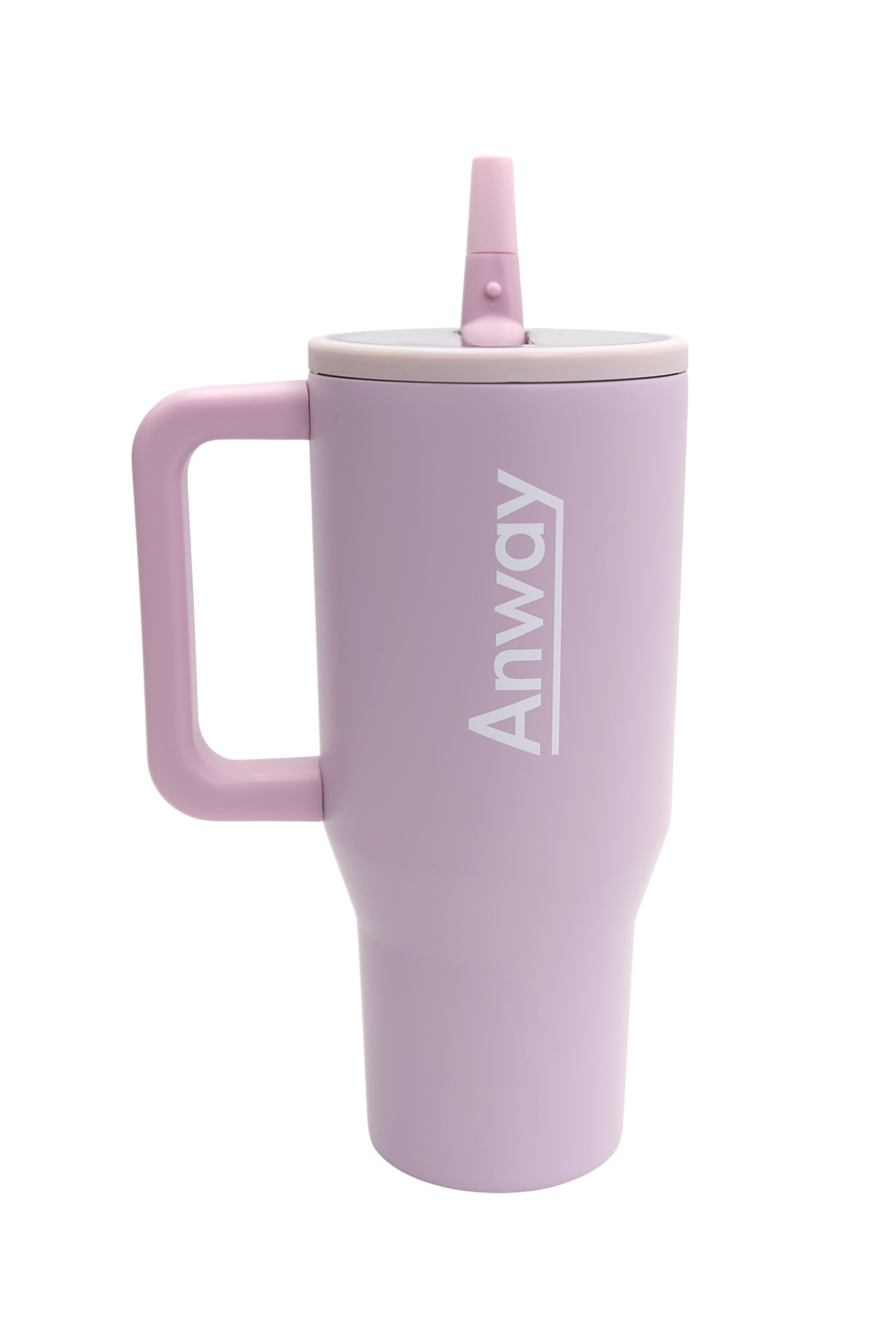 Grosser, wiederverwendbarer Trinkbecher in zartem Rosa („Pink Sand“) mit transparentem Deckel und einklappbarem Silikonstrohhalm. Fassungsvermögen 1,12 Liter. Silikonboden für geräuschloses Abstellen. Ideal für unterwegs – hält Getränke lange warm oder kalt. 
